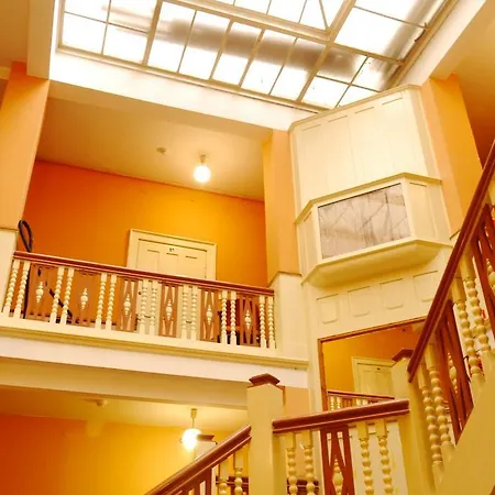 게스트하우스 펜쇼나트 에덴